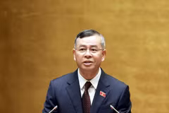 Bộ trưởng Bộ Tài chính Ngô Văn Tuấn, thừa ủy quyền của Thủ tướng Chính phủ trình bày Báo cáo giải trình, tiếp thu, chỉnh lý dự thảo Nghị quyết về phê chuẩn quyết toán ngân sách nhà nước năm 2024. (Ảnh: Tuấn Anh/TTXVN)