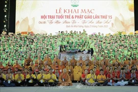 Gần 3.000 bạn trẻ đến từ nhiều tỉnh, thành phố trong cả nước tham gia Hội trại Tuổi trẻ và Phật giáo “Tự hào dân tộc - Tri ân, báo ân”. (Ảnh: TTXVN phát)
