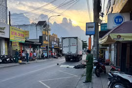 Hiện trường vụ tai nạn gây chết người tại phường Tân Thới Hiệp. (Ảnh: CA Thành phố Hồ Chí Minh cung cấp)
