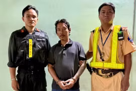 Tạm giữ đối tượng say rượu tấn công Cảnh sát Giao thông bằng hung khí tại chốt kiểm soát nồng độ cồn