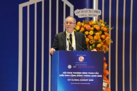 Ông Robert Bell, Đồng sáng lập ICF 2025 phát biểu tại Hội nghị Thượng đỉnh ICF 2025 tại Thành phố Hồ Chí Minh. (Ảnh: PV/Vietnam+)