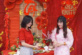 Mùa Xuân ấm áp nơi giảng đường: Hội xuân Cao đẳng Bách khoa Sài Gòn gắn kết yêu thương và trao gửi nghĩa tình