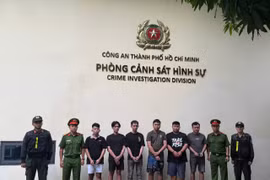 06 đối tượng cướp tài sản đã bị bắt giữ sau 48h truy xét. (Ảnh: CA TP. Hồ Chí Minh cung cấp)