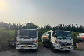 Bãi tập kết xe bồn xăng giả. (Ảnh: CA Thành phố Hồ Chí Minh cung cấp)