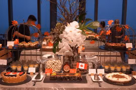 Trải nghiệm buffet trên tầng mây: Giao thoa ẩm thực Việt - Canada