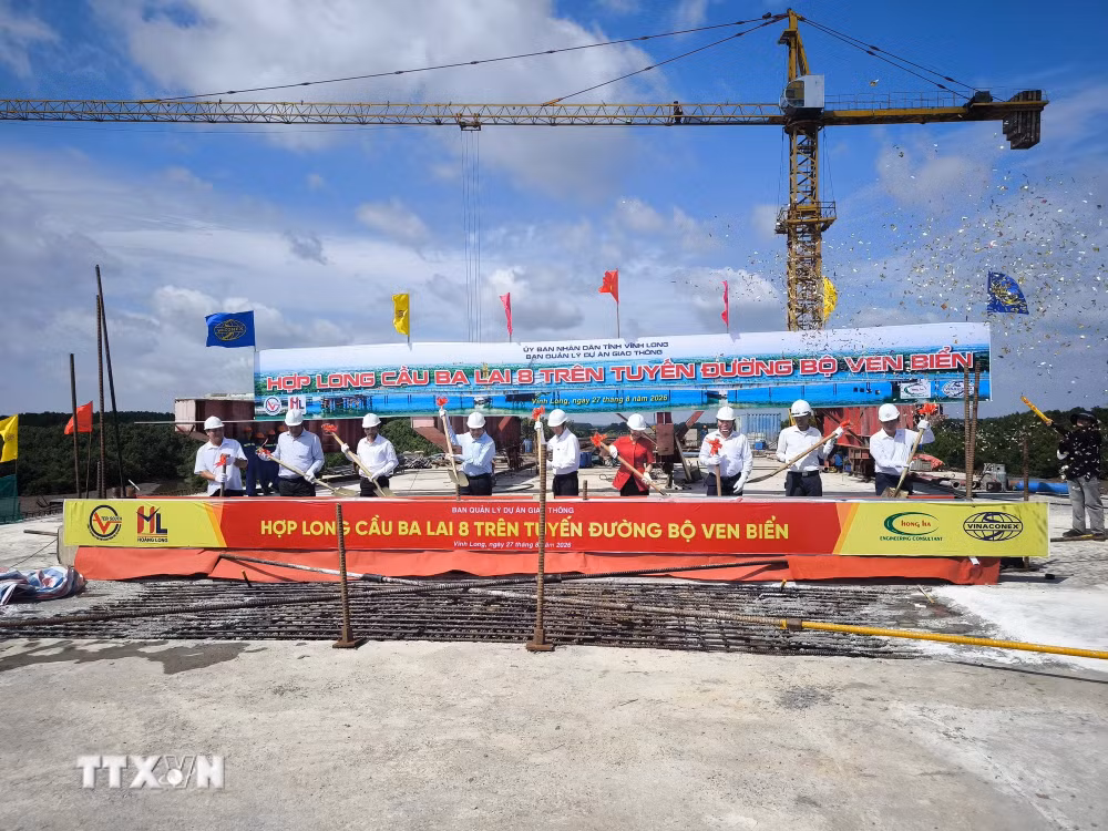 ttxvn-vinh-long-hop-long-cau-ba-lai-8-tren-tuyen-duong-bo-ven-bien-8986517-2.jpg