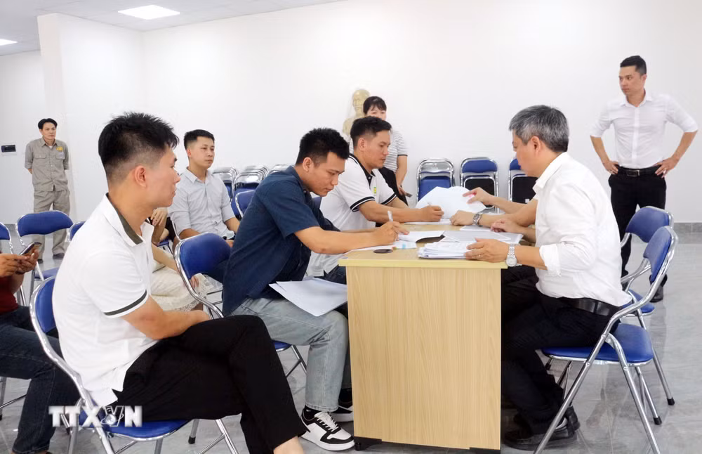 ttxvn-ban-giao-nha-o-xa-hoi-cho-nguoi-thu-nhap-thap-tai-ninh-binh-8839504-2.jpg