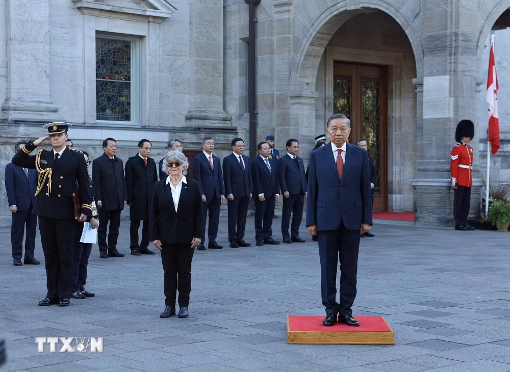 ttxvn_le-don-tong-bi-thu-chu-tich-nuoc-to-lam-tham-cap-nha-nuoc-toi-canada-9047783-4.jpg