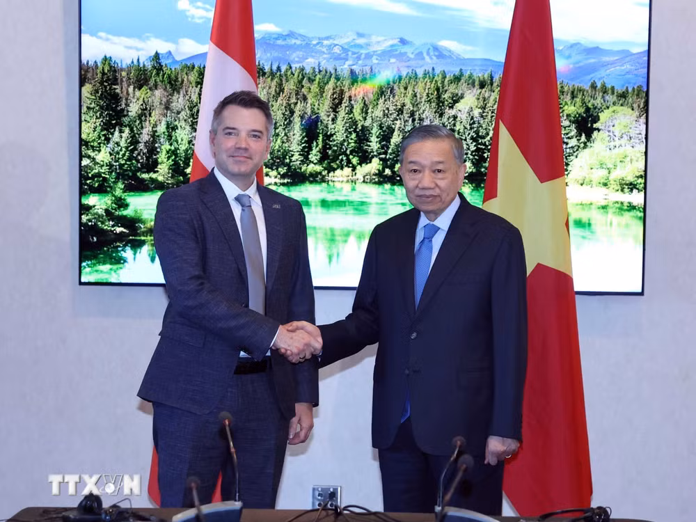 ttxvn_tong-bi-thu-chu-tich-nuoc-to-lam-tiep-mot-so-tap-doan-quy-dau-tu-lon-cua-canada-9050295-1.jpg
