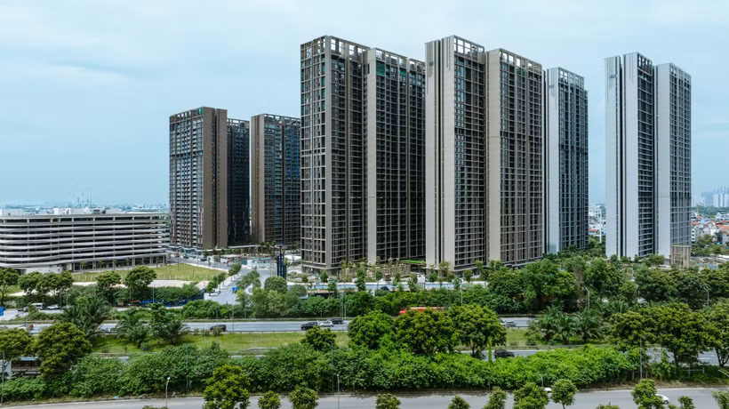 Lumi Hanoi chào đón cư dân đến với phân khu hoàn thiện đầu tiên, nổi bật với không gian sống được thiết kế tinh tế và hệ cảnh quan xanh rộng mở tại phía Tây Thủ đô. (Ảnh: CLD/Vietnam+)
