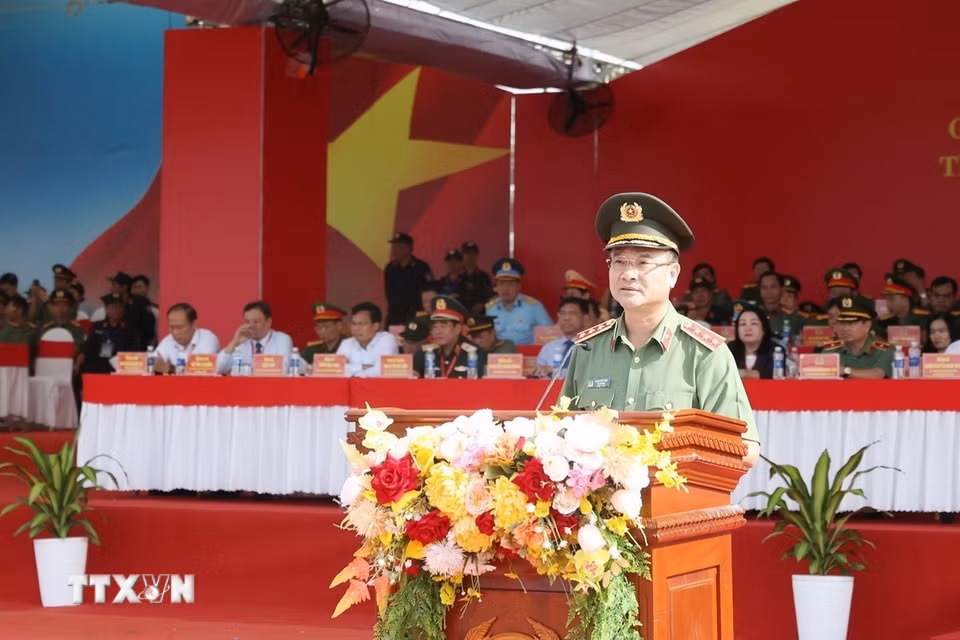 Thượng tướng Phạm Thế Tùng, Thứ trưởng Bộ Công an, Ủy viên Thường trực Ban Chỉ đạo phòng, chống khủng bố quốc gia, phát biểu tại buổi diễn tập. (Ảnh: Hoài Thu/TTXVN)