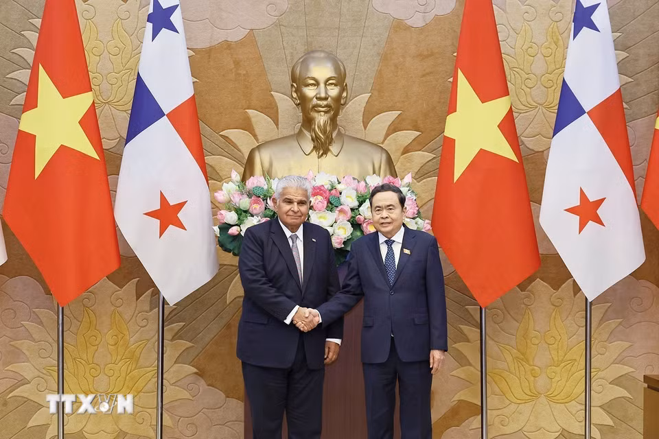 Chủ tịch Quốc hội Trần Thanh Mẫn hội kiến Tổng thống Panama José Raúl Mulino. (Ảnh: Doãn Tấn/TTXVN)