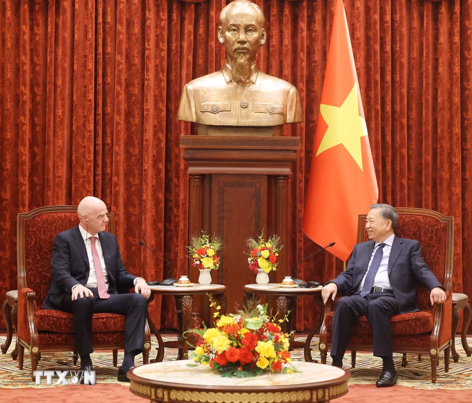 Tổng Bí thư, Chủ tịch nước Tô Lâm tiếp Chủ tịch FIFA Gianni Infantino. (Ảnh: Thống Nhất/TTXVN)
