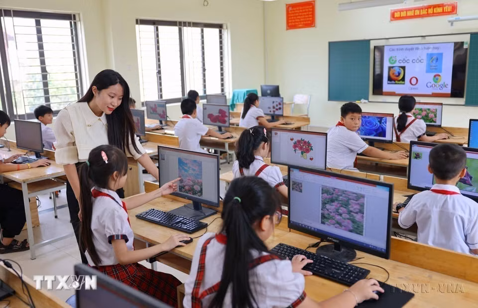 Năm học 2024-2025, quy mô giáo dục của thành phố Hà Nội tiếp tục phát triển, dẫn đầu cả nước. Trong ảnh: Công trình chào mừng 70 năm Giải phóng Thủ đô, Trường Tiểu học Đồng Tháp, Đan Phượng được đầu tư xây dựng đạt chuẩn quốc gia cấp độ 2. (Ảnh: Thanh Tùng/TTXVN)