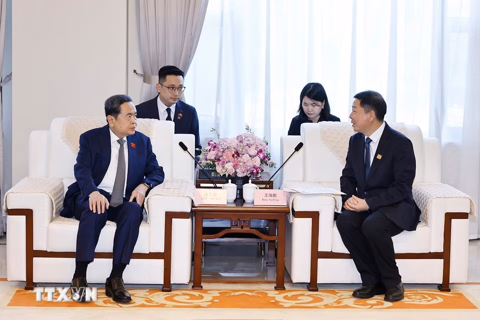Chủ tịch Quốc hội Trần Thanh Mẫn tiếp Bí thư Thành ủy Diên An Vương Hải Bằng. (Ảnh: Doãn Tấn/TTXVN)