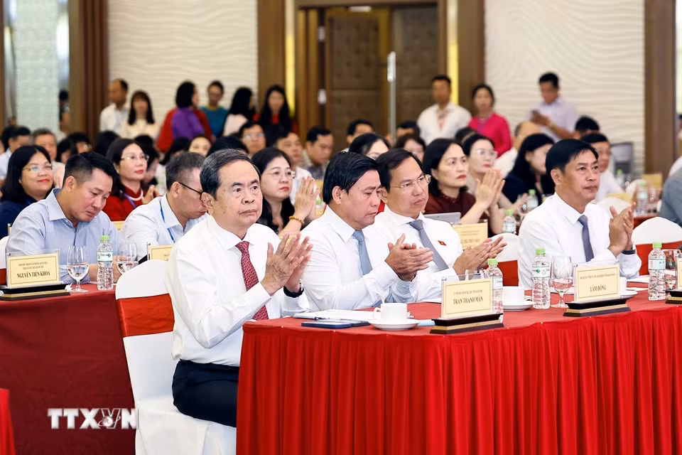 Chủ tịch Quốc hội Trần Thanh Mẫn và đại biểu dự Hội nghị Cộng tác viên toàn quốc Báo Đại biểu Nhân dân 2026. (Ảnh: Doãn Tấn/TTXVN)