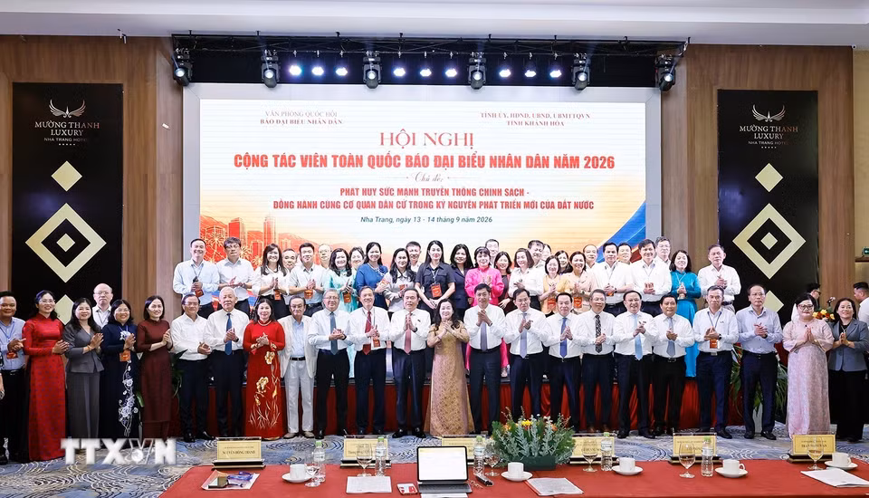 Chủ tịch Quốc hội Trần Thanh Mẫn với đại biểu dự hội nghị. (Ảnh: Doãn Tấn/TTXVN)