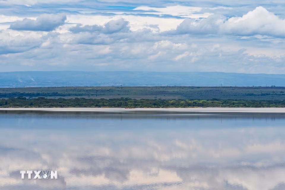 Quang cảnh hồ Elementaita, thuộc hạt Nakuru, Kenya, trong khu vực Thung lũng Great Rift. (Ảnh: THX/TTXVN phát)