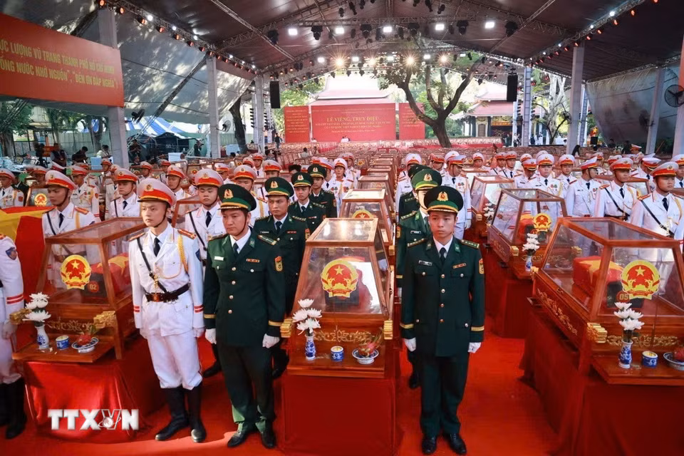 Hài cốt các Anh hùng liệt sỹ sẽ được di quách về an táng, hương khói tại Nghĩa trang liệt sỹ Thành phố Hồ Chí Minh ở phường Long Bình. (Ảnh: Mạnh Linh/TTXVN)