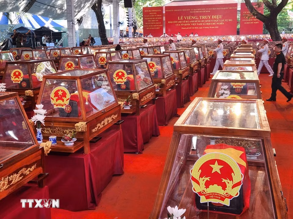Hài cốt các Anh hùng liệt sỹ sẽ được di quách về an táng, hương khói tại Nghĩa trang liệt sỹ Thành phố Hồ Chí Minh ở phường Long Bình. (Ảnh: Mạnh Linh/TTXVN)