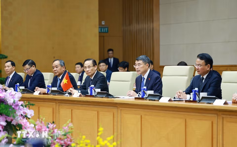 Thủ tướng Lê Minh Hưng phát biểu tại cuộc hội kiến Tổng thống nước Cộng hòa Liên bang Myanmar Min Aung Hlaing. (Ảnh: Dương Giang/TTXVN)