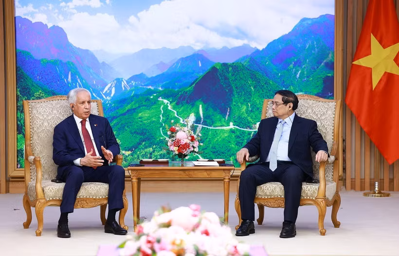 Thủ tướng Phạm Minh Chính tiếp Quốc vụ khanh Bộ Ngoại giao Nhà nước Qatar Sultan bin Saad al-Muraikhi. (Ảnh: Dương Giang/TTXVN)