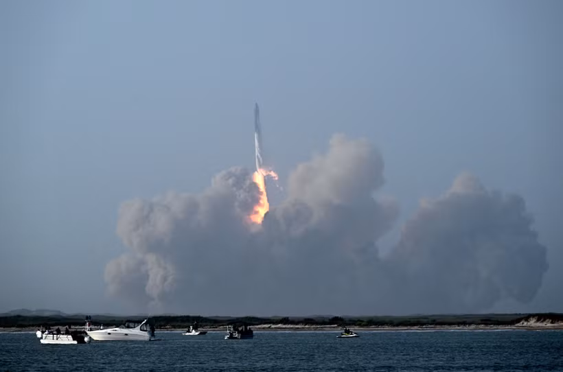 Tàu vũ trụ Starship thế hệ mới được phóng từ Sân bay vũ trụ Starbase của SpaceX ở Boca Chica, bang Texas, Mỹ, ngày 20/4/2023. (Ảnh: AFP/TTXVN)