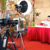 Phiên live stream bán các sản phẩm đặc sản Tây Ninh. (Ảnh: Minh Phú/TTXVN)