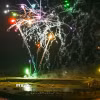 Pháo hoa thắp sáng cảng Port-en-Bessin-Huppain ở Normandy, Pháp nhân lễ kỷ niệm 80 năm cuộc đổ bộ D-Day, ngày 1/6/2024. (Ảnh: AA/TTXVN)
