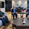 Bộ trưởng Ngoại giao Syria Asaad Hassan al-Shibani, cùng với Giám đốc Cơ quan Tình báo Quốc gia Hussein Al-Salama và Bộ trưởng Quốc phòng Murhaf Abu Qasra, gặp người đồng cấp Thổ Nhĩ Kỳ Hakan Fidan tại Ankara, Thổ Nhĩ Kỳ, ngày 13/8. (Ảnh: Reuters)