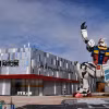 Khu vực triển lãm “Gundam Next Future” với mô hình khổng lồ của robot Gundam. (Ảnh: Nguyễn Tuyến/TTXVN)