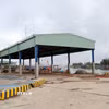 Cảng cá Hồng Triều (thành phố Đà Nẵng) đã được đưa vào khai thác nhưng chưa làm thủ tục bàn giao và chưa có đơn vị nào đứng ra quản lý hoạt động. (Ảnh: Đỗ Trưởng/TTXVN)