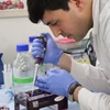 Các nhà khoa học nghiên cứu vaccine mRNA chống vi khuẩn kháng kháng sinh tại Đại học Tel Aviv. (Ảnh: Đại học Tel Aviv)
