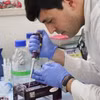 Các nhà khoa học nghiên cứu vaccine mRNA chống vi khuẩn kháng kháng sinh tại Đại học Tel Aviv. (Ảnh: Đại học Tel Aviv)