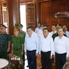 Đồng chí Trần Cẩm Tú, Ủy viên Bộ Chính trị, Thường trực Ban Bí thư và Đoàn công tác Trung ương đến dâng hoa, dâng hương tưởng niệm Chủ tịch Hồ Chí Minh tại Khu di tích quốc gia đặc biệt Kim Liên. (Ảnh: Phương Hoa/TTXVN)