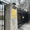 Bên ngoài Đại sứ quán Nga tại Stockholm, Thụy Điển. (Ảnh: Reuters)