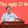 Thủ tướng Phạm Minh Chính chủ trì họp triển khai các dự án giao thông trọng điểm khu vực phía Nam. (Ảnh: Dương Giang/TTXVN)