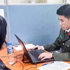 Phòng an ninh mạng và phòng, chống tội phạm sử dụng công nghệ cao, lập hồ sơ xử phạt người phụ nữ vi phạm. (Ảnh: Công an cung cấp)