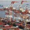 Cảng hàng hóa ở Tokyo, Nhật Bản. (Ảnh: Kyodo/TTXVN)