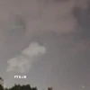 Nhiều tiếng nổ được nghe thấy gần thủ đô Tehran, sau báo cáo cho thấy Israel tiến hành hàng loạt vụ không kích nhằm vào các mục tiêu ở Iran, ngày 13/6/2025. (Ảnh: IRNA/TTXVN)