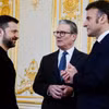 Từ trái sang: Tổng thống Ukraine Volodymyr Zelensky, Thủ tướng Anh Keir Starmer và Tổng thống Pháp Emmanuel Macron tại Hội nghị thượng đỉnh các nhà lãnh đạo châu Âu để thảo luận về Ukraine ở London, ngày 2/3. (Ảnh: AP)