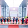 Tổng Bí thư Tô Lâm cùng các đại biểu thực hiện nghi thức cắt băng khánh thành Trụ sở Bộ Công an tại số 96 Nguyễn Du, thành phố Hà Nội. (Ảnh: Phạm Kiên/TTXVN)
