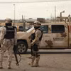 Binh sỹ Mexico gác bên ngoài nhà tù ở thành phố Ciudad Juarez sau khi xảy ra vụ tấn công ngày 1/1/2023. (Ảnh: AFP/ TTXVN)