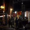 Cảnh sát đến hiện trường sau khi một chiếc xe lao vào đám đông trên phố Bourbon, New Orleans. (Ảnh: AP)