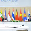 Tổng thống Nga Vladimir Putin và Thủ tướng Lê Minh Hưng cùng Trưởng đoàn các nước tham dự Hội nghị Cấp cao Kỷ niệm 35 năm quan hệ ASEAN-Nga làm việc về hội nhập Á-Âu. (Ảnh: Dương Giang/TTXVN)