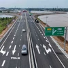 Cao tốc Cần Thơ - Cà Mau sẽ khai thác đoạn Cần Thơ - Hậu Giang (từ nút giao IC2 đến nút giao IC5) dài hơn 37km từ 9 giờ sáng ngày 20/12/2025. (Ảnh: Thanh Liêm/TTXVN)