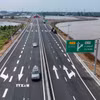 Cao tốc Cần Thơ - Cà Mau sẽ khai thác đoạn Cần Thơ - Hậu Giang (từ nút giao IC2 đến nút giao IC5) dài hơn 37km từ 9 giờ sáng ngày 20/12/2025. (Ảnh: Thanh Liêm/TTXVN)