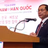 Phó Thủ tướng, Bộ trưởng Ngoại giao Việt Nam Bùi Thanh Sơn phát biểu tại Tọa đàm. (Nguồn: Báo Chính phủ)