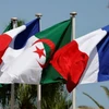 Cờ Pháp và cờ Algeria. (Ảnh minh họa: AFP)