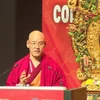 Tổng Thư ký IBC – Hòa thượng Shartse Khensur Rinpoche Jangchup Choeden phát biểu khai mạc hội nghị. (Ảnh: Quang Trung/TTXVN)